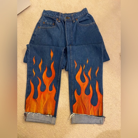 Hand Painted Denim Levi’s - Picture 2 of 8